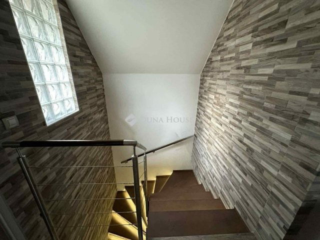 Eladó családi ház, Budaörsön 160 M Ft, 5+1 szobás