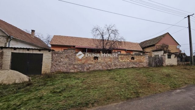 Eladó családi ház, Geresdlakon 24 M Ft, 3 szobás
