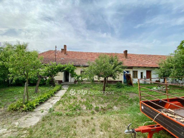 Eladó családi ház, Kiskunmajsán 17.5 M Ft, 4 szobás