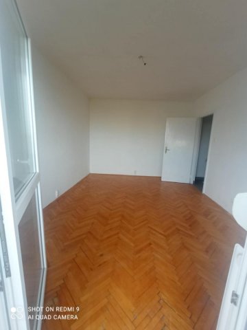 Eladó panellakás, Debrecenben 64.9 M Ft, 3 szobás