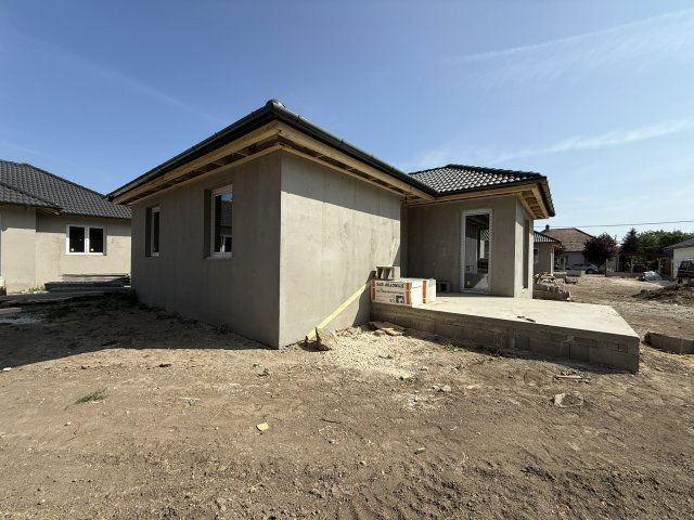 Eladó családi ház, Bicskén 86 M Ft, 3 szobás