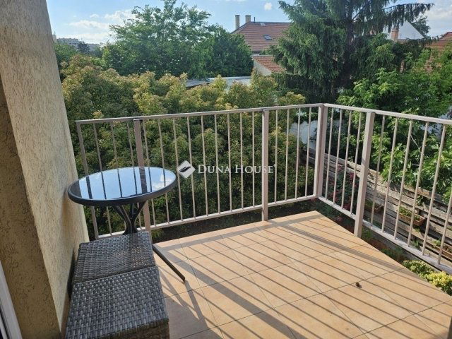 Eladó sorház, Budapesten, XV. kerületben 229 M Ft, 4 szobás