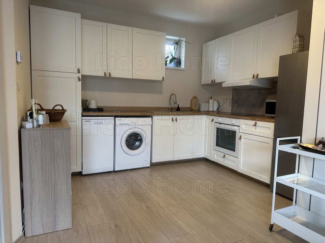 Eladó téglalakás, Siófokon 65 M Ft, 2 szobás