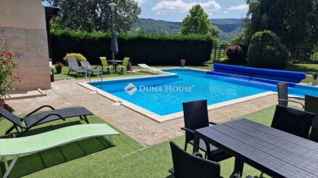 Eladó téglalakás, Nagymaroson 149.9 M Ft, 5 szobás