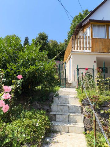 Eladó nyaraló, Orfűn 38 M Ft, 3 szobás / költözzbe.hu