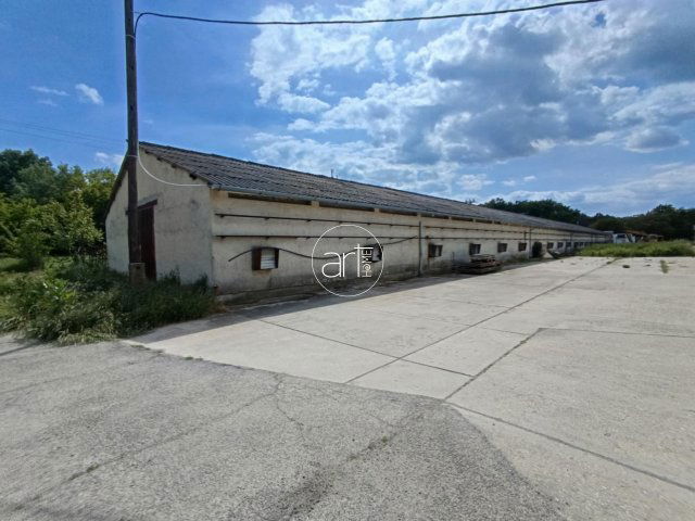 Kiadó ipari ingatlan, Szegeden 574 E Ft / hó