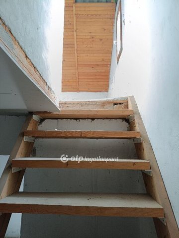 Eladó családi ház, Érden 31.5 M Ft, 1+2 szobás