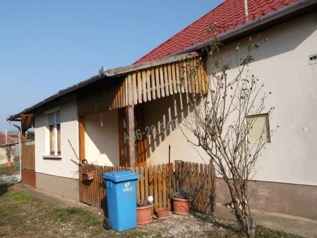 Eladó családi ház, Hajdúböszörményen 45 M Ft, 2+1 szobás