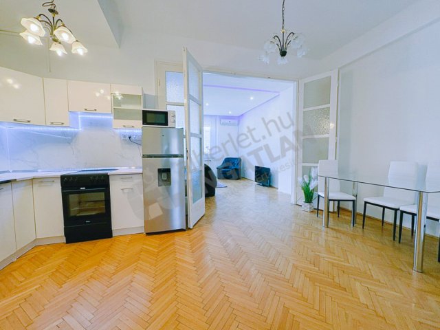 Kiadó téglalakás, albérlet, V. kerületben, Petőfi Sándor utcában