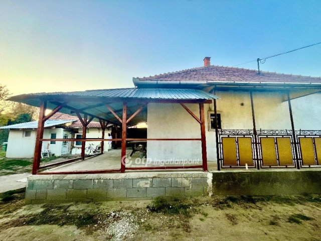 Eladó családi ház, Jászapátiban 15.9 M Ft, 2 szobás