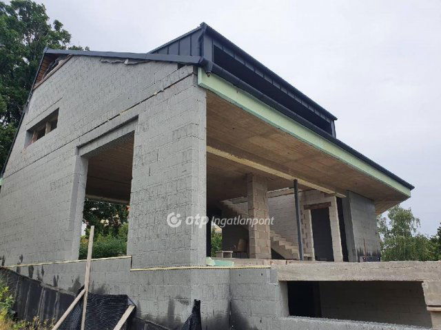 Eladó ikerház, Szentendrén 359 M Ft, 5 szobás