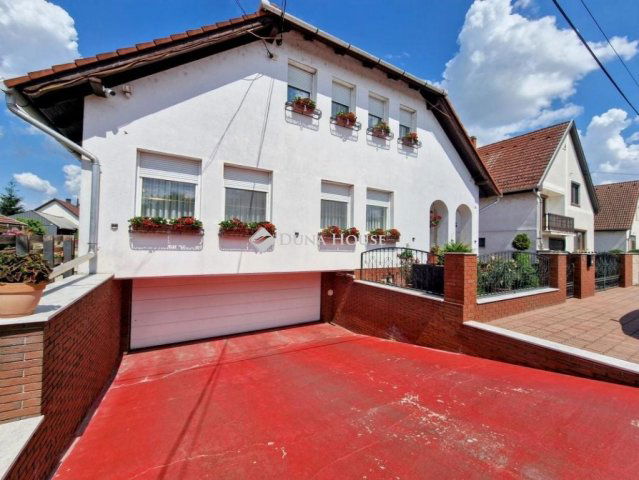 Eladó családi ház, Kiskőrösön 179 M Ft, 6 szobás