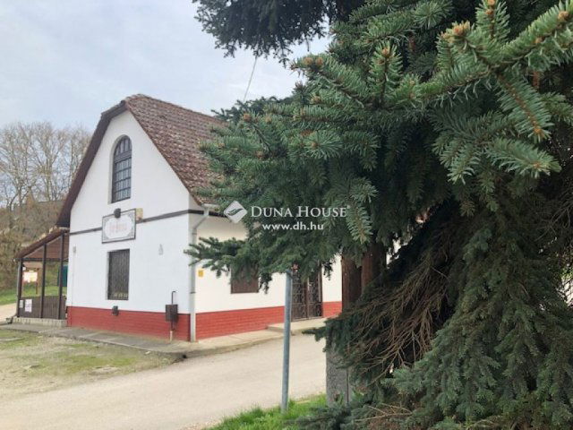 Eladó családi ház, Dömösön 34.9 M Ft, 4 szobás