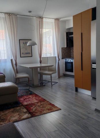 Kiadó téglalakás, albérlet, Pécsett 250 E Ft / hó, 3 szobás