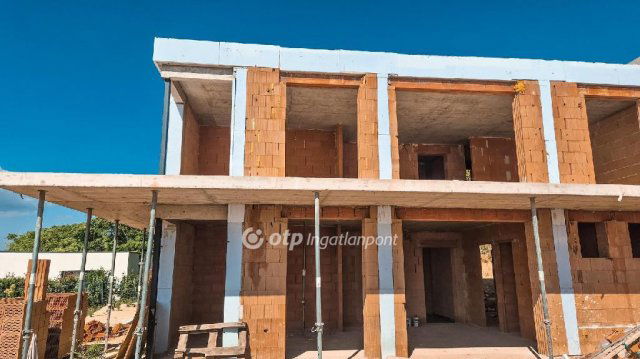 Eladó téglalakás, Budapesten, III. kerületben 139 M Ft, 2 szobás