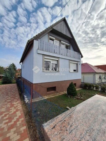 Eladó családi ház, Kerepesen 79.9 M Ft, 6 szobás