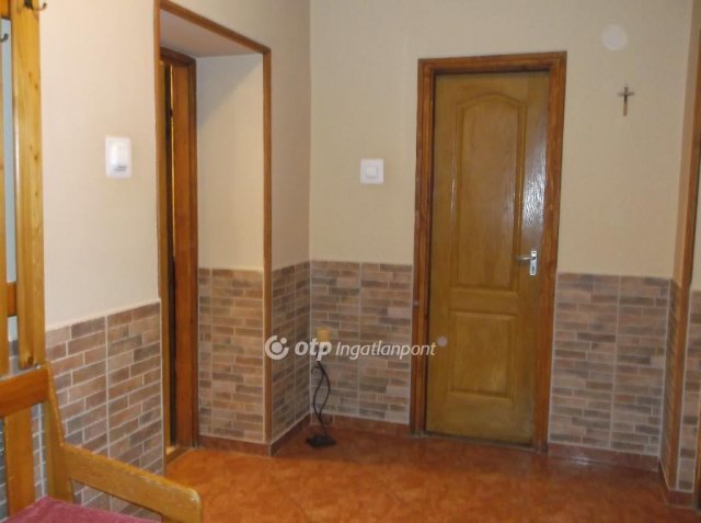 Eladó családi ház, Gyöngyösön 109 M Ft, 4 szobás