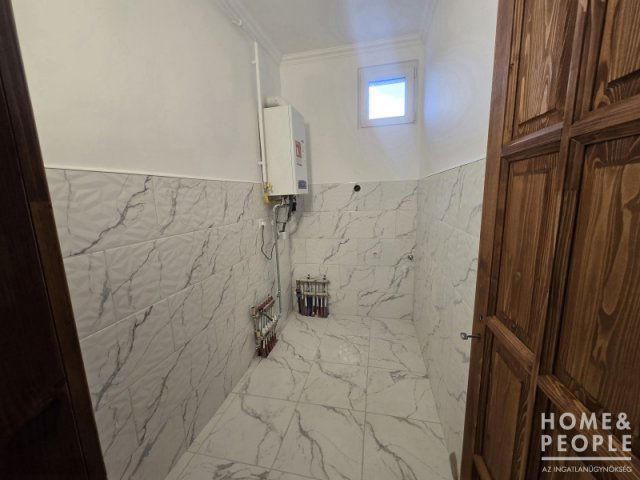 Eladó családi ház, Hódmezővásárhelyen 69.999 M Ft, 3+1 szobás