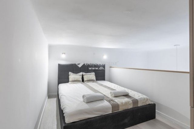 Eladó téglalakás, Budapesten, V. kerületben 199.9 M Ft, 2 szobás