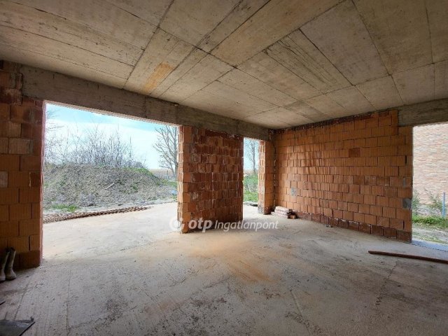 Eladó téglalakás, Fonyódon 175 M Ft, 3 szobás