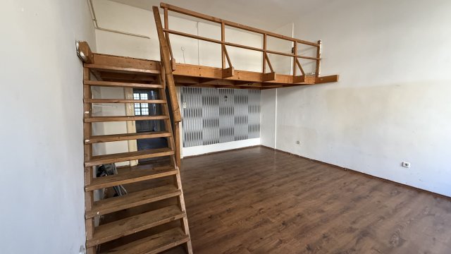 Eladó téglalakás, VIII. kerületben, Szerdahelyi utcában