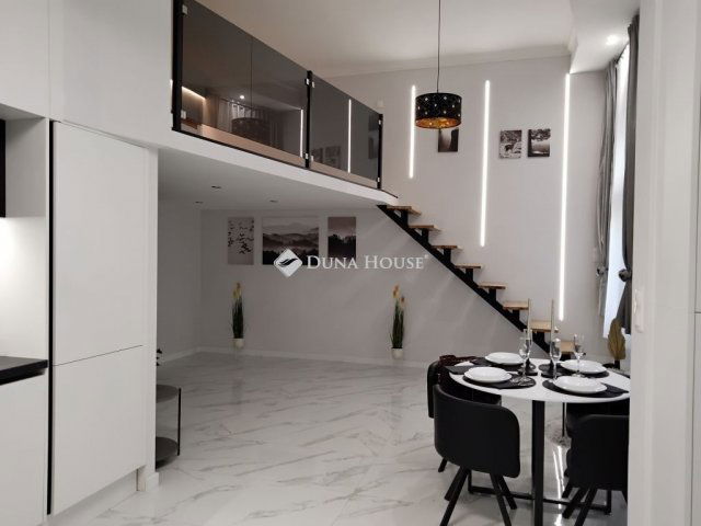 Eladó téglalakás, Budapesten, V. kerületben 93.9 M Ft, 2 szobás