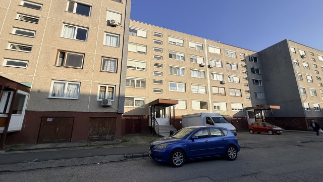 Eladó panellakás, Szigetszentmiklóson 51.5 M Ft, 2 szobás