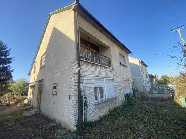 Eladó családi ház, Süttőn 39.9 M Ft, 4 szobás