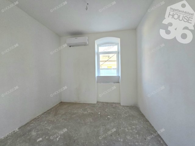 Eladó téglalakás, Nagykőrösön 23.49 M Ft, 2 szobás