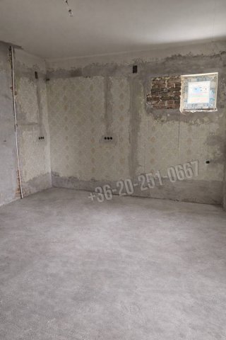 Eladó családi ház, Sombereken 40 M Ft, 8 szobás