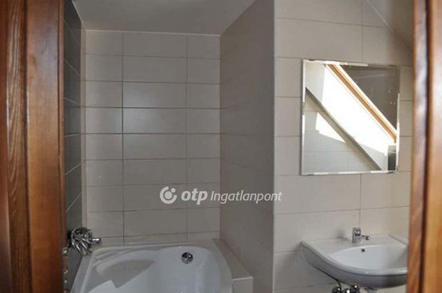 Eladó családi ház, Gárdonyban 150 M Ft, 5+5 szobás