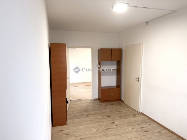 Eladó panellakás, Szegeden 69 M Ft, 3 szobás