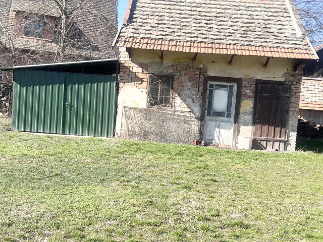 Eladó családi ház, Orosházán 9.9 M Ft, 3 szobás