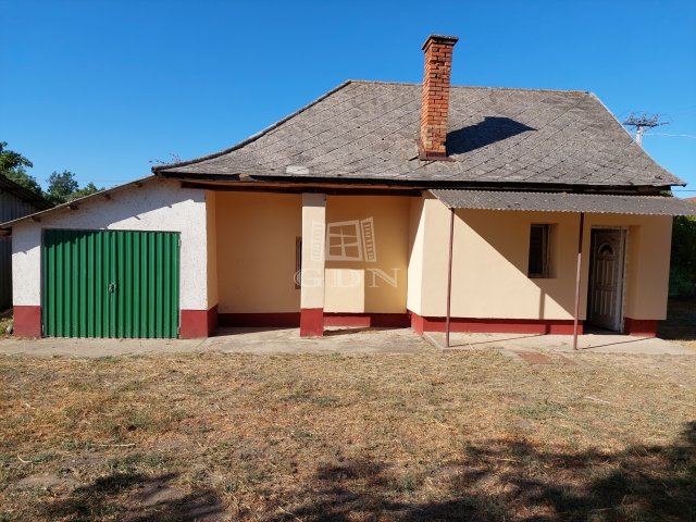 Eladó családi ház, Hajdúdorogon 24.99 M Ft, 1 szobás