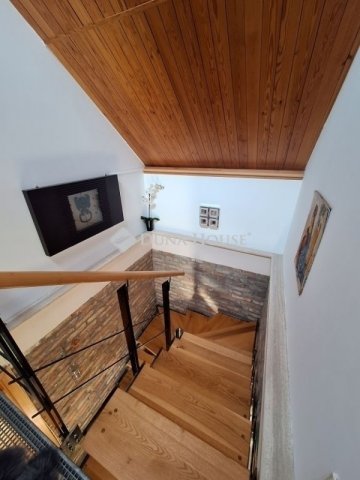 Eladó családi ház, Pécsett 130 M Ft, 4 szobás