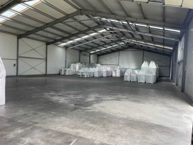 Eladó ipari ingatlan, Kecskeméten, Kiskőrösi úton 900 M Ft