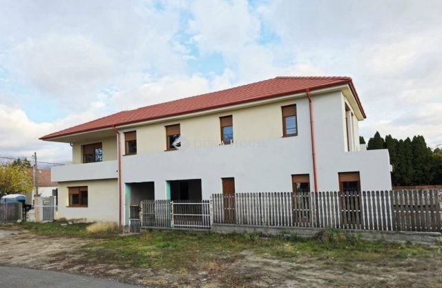 Eladó ikerház, Gyálon 112.99 M Ft, 5 szobás