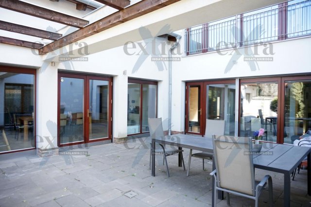 Eladó családi ház, Szegeden 490 M Ft, 9+2 szobás