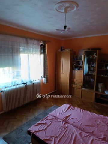 Eladó családi ház, Újfehértón 42.9 M Ft, 6 szobás