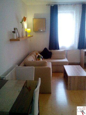 Kiadó téglalakás, albérlet, Pécsett 180 E Ft / hó, 1 szobás