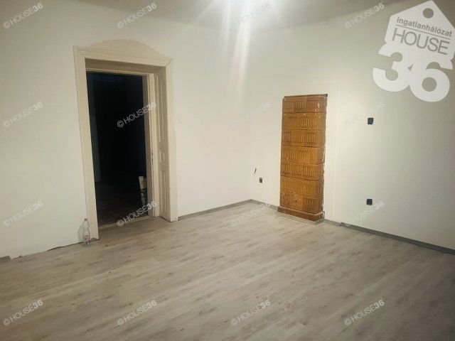 Eladó családi ház, Zombán 18.9 M Ft, 3 szobás