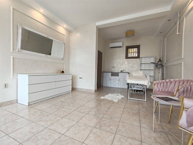 Kiadó üzlethelyiség, Rákóczifalván 90 E Ft / hó, 1 szobás