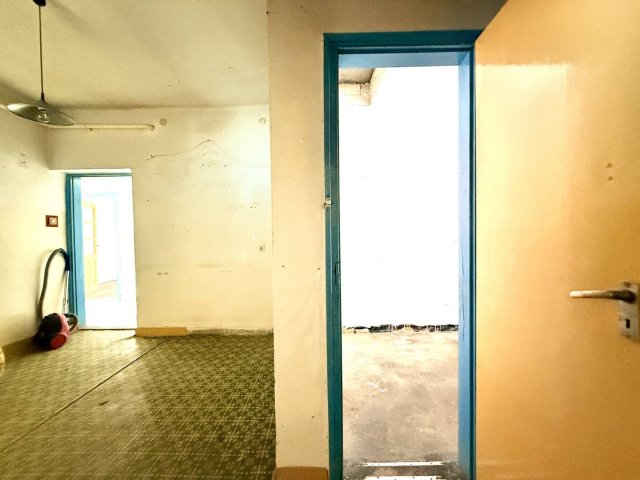 Eladó családi ház, Oroszlányban 40.7 M Ft, 2+1 szobás