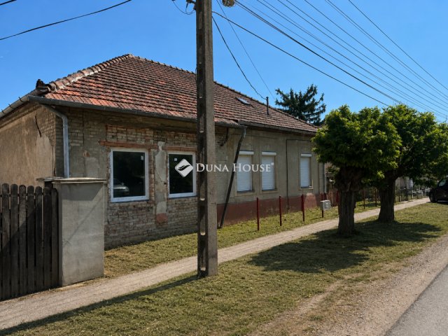 Eladó családi ház, Hegyeshalomban 54.9 M Ft, 3 szobás