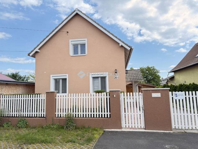 Eladó családi ház, Ercsiben 84.9 M Ft, 5 szobás