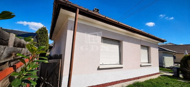 Eladó családi ház, Siófokon 72.9 M Ft, 2 szobás