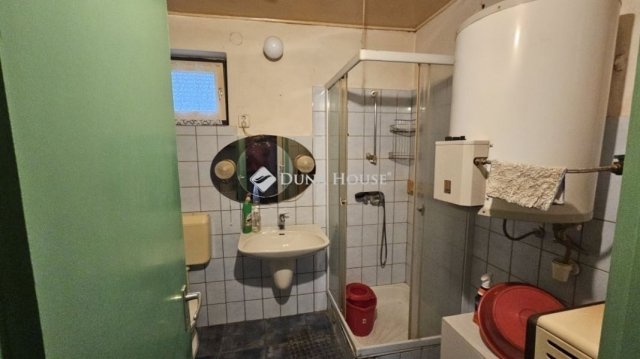Eladó családi ház, Lajoskomáromban 22 M Ft, 2 szobás
