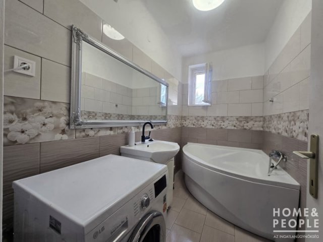 Eladó téglalakás, Hódmezővásárhelyen 59.99 M Ft, 3 szobás