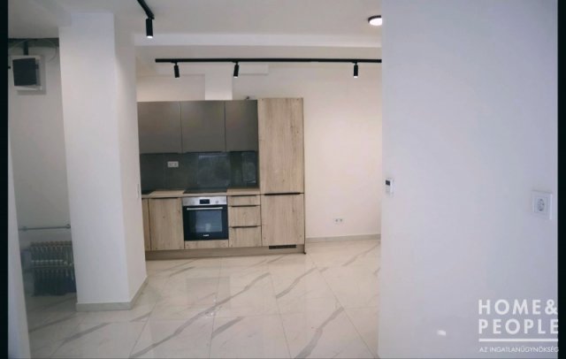 Eladó téglalakás, Szegeden 148.999 M Ft, 4 szobás