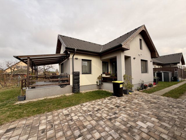 Eladó ikerház, Kistarcsán 115 M Ft, 2+2 szobás